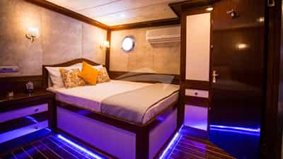 Double Cabin