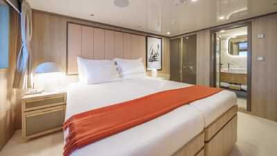 Main deck aft guest convertible double