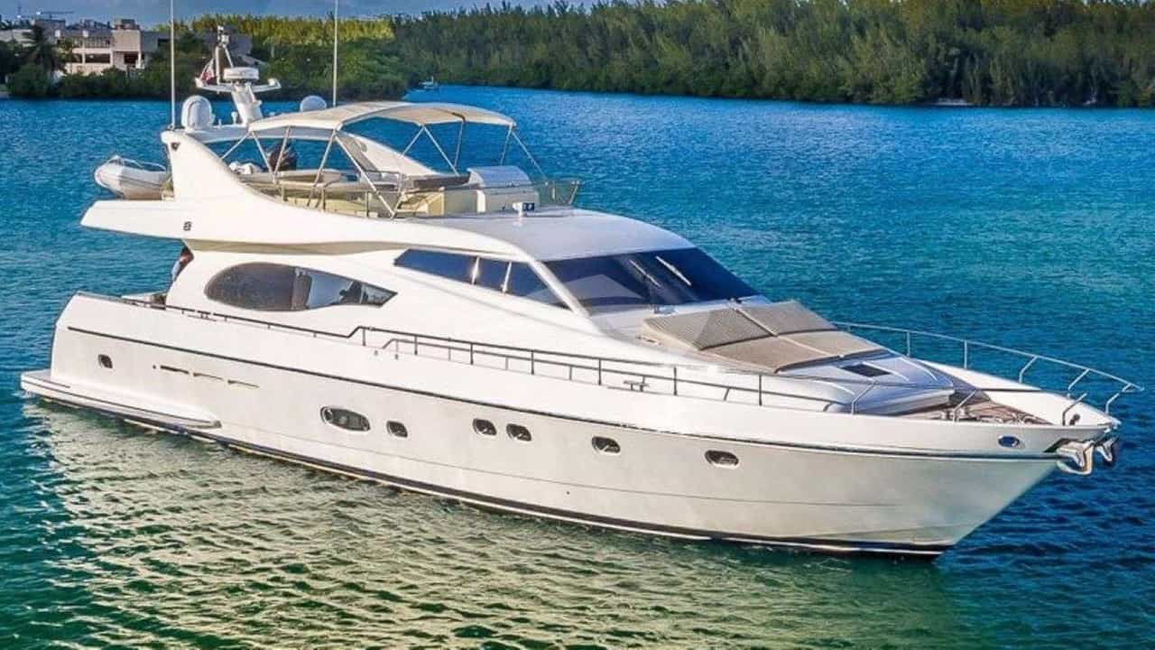 HASARD yacht charter