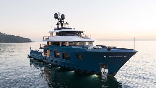 KING BENJI yacht charter photo 5