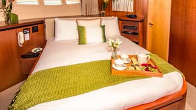 Double guest cabin