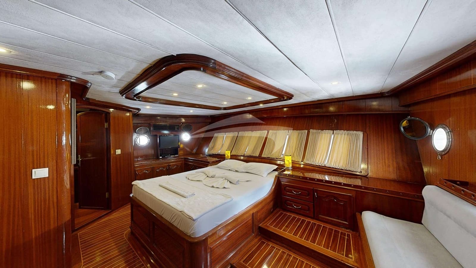DIAMOND LILA, photo from the yacht portfolio 5