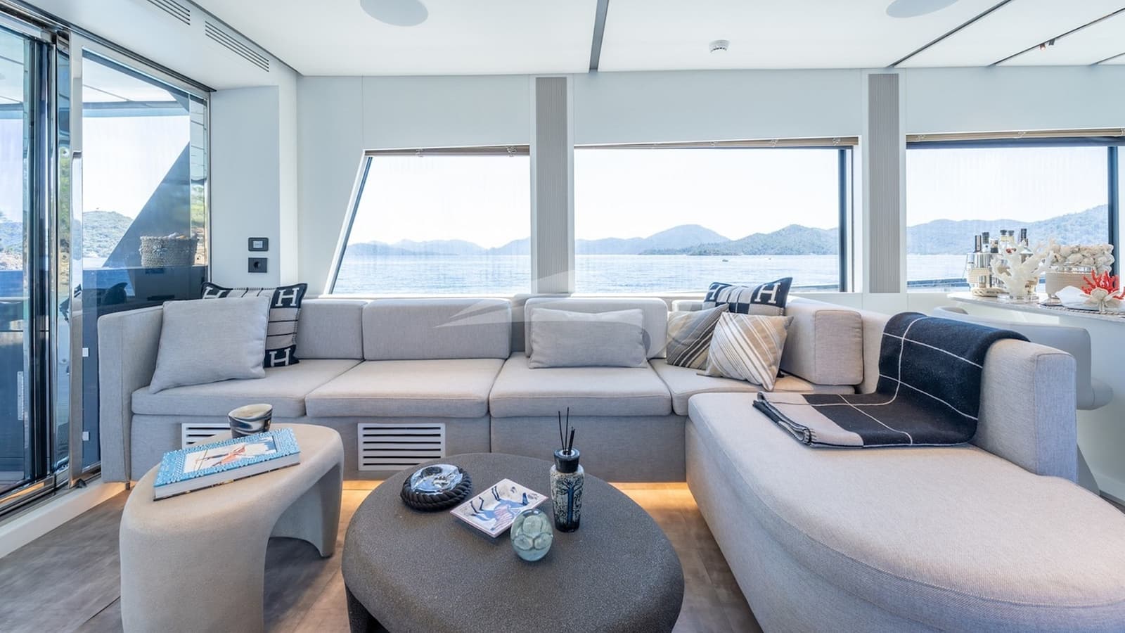 FERRO 77, photo from the yacht portfolio 16