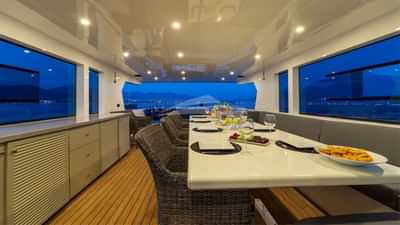 Albatros K trawler dining area