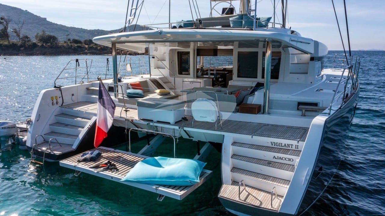 VIGILANT2 at anchor - stef-bravin