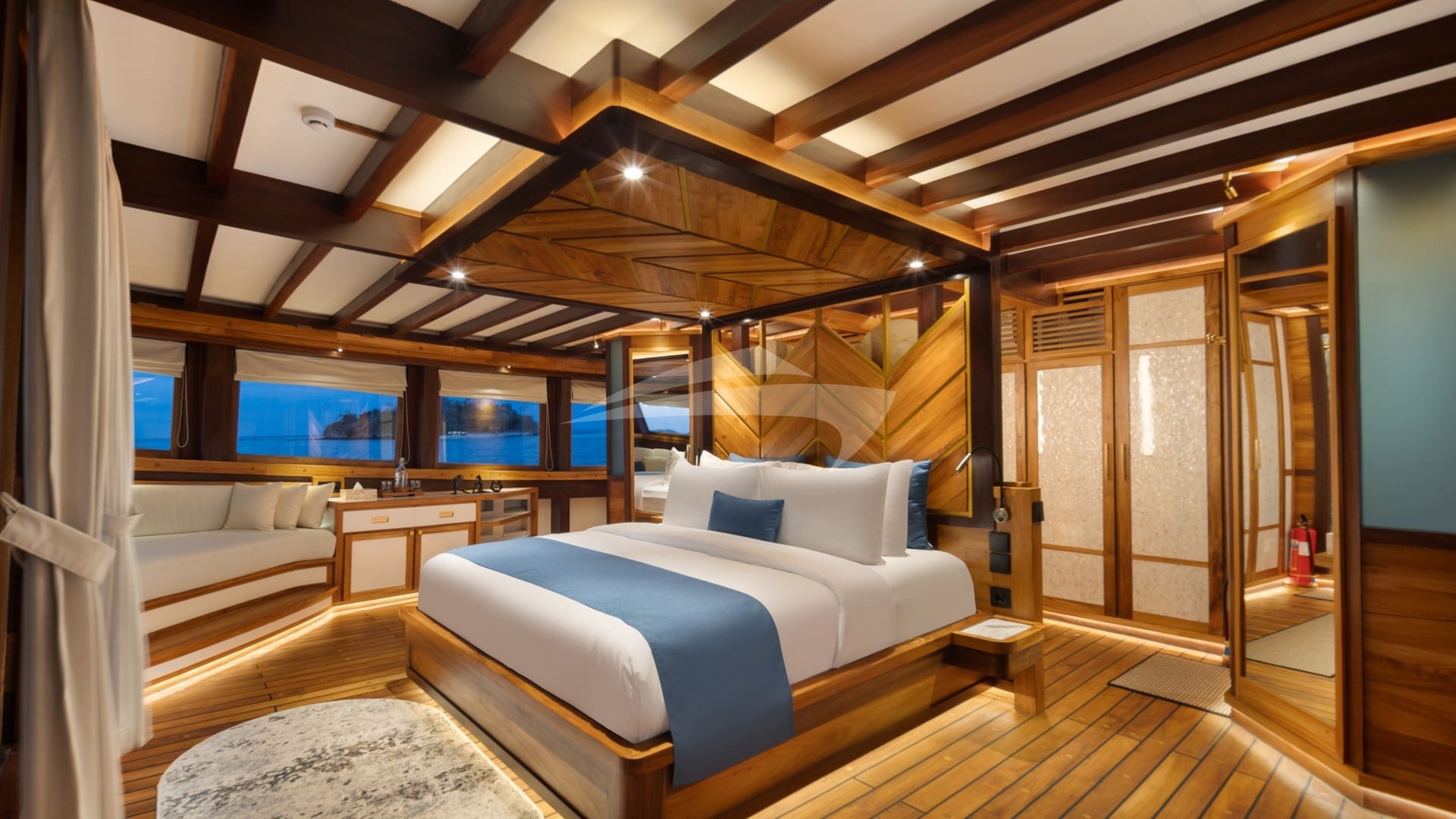 Owners Suite -1-