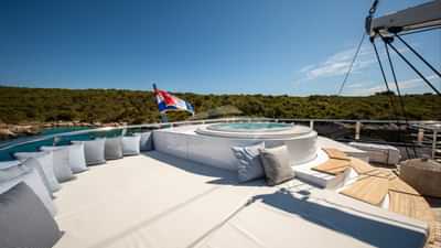 ANIMA MARIS Jacuzzi (2)