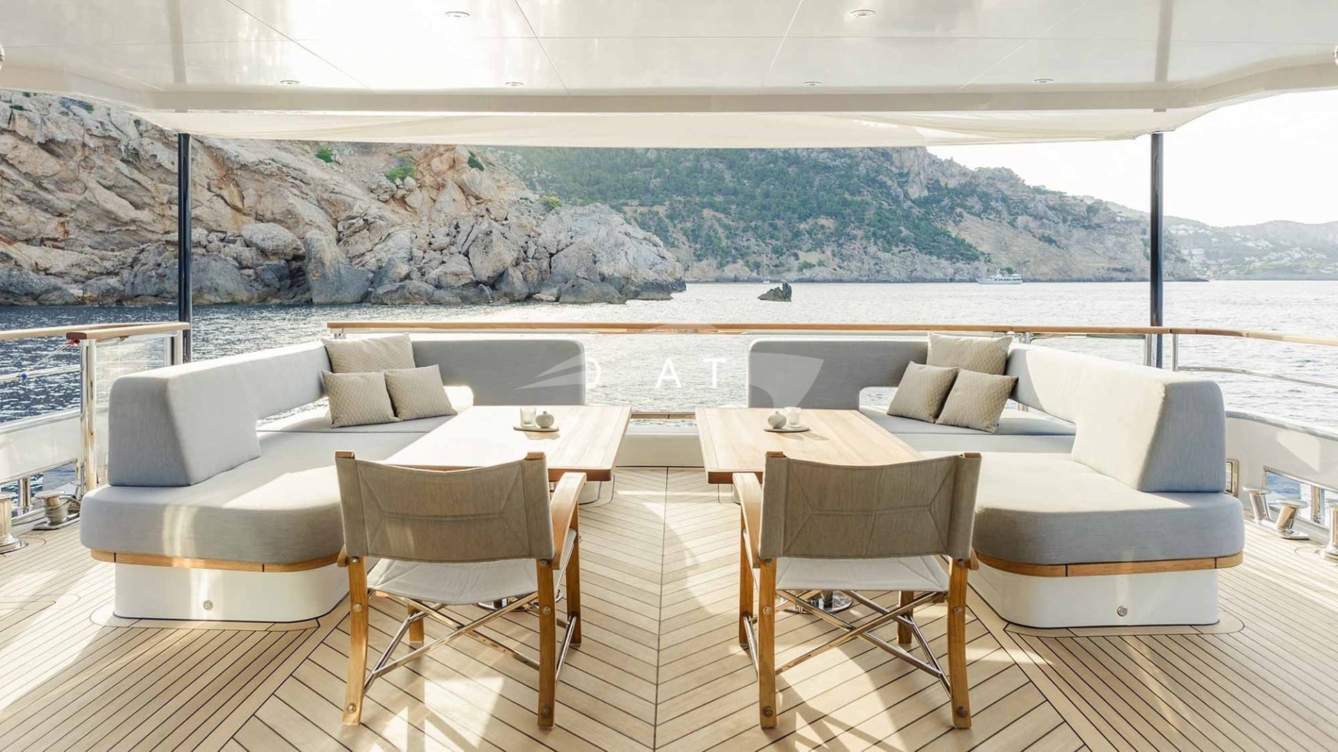 Aft Deck Seating and Dining