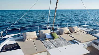 CHILLIN HUT 17m sailing yacht charter, photo 6