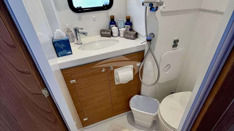 DOCK HOLIDAY 17m sailing yacht charter, photo 6