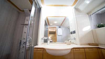 Master cabin WC-Shower ensuite