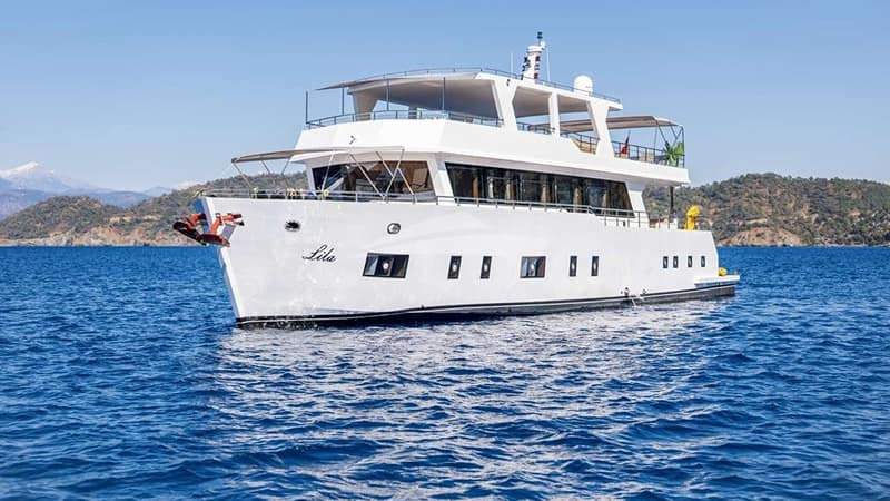 LILA TRAWLER, Motor
