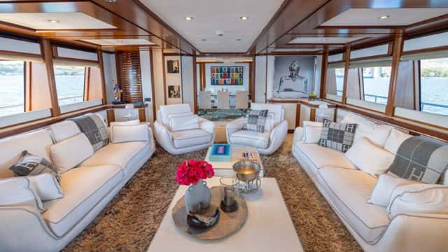 BUNKER yacht charter photo 3