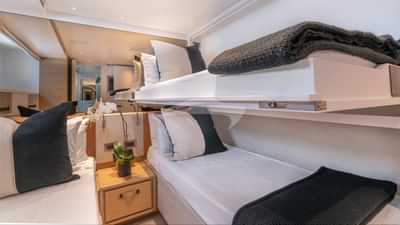 Guest Cabin with Pullmans