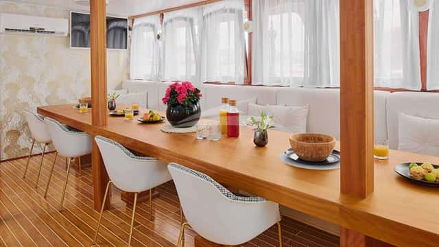 CATALEYA yacht charter photo 3