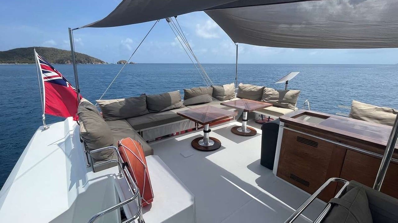 The flybridge with lounging couches and bar