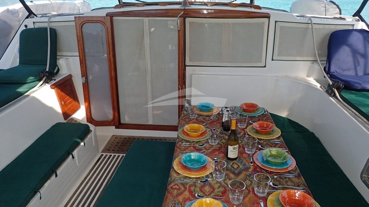 Spacious cockpit