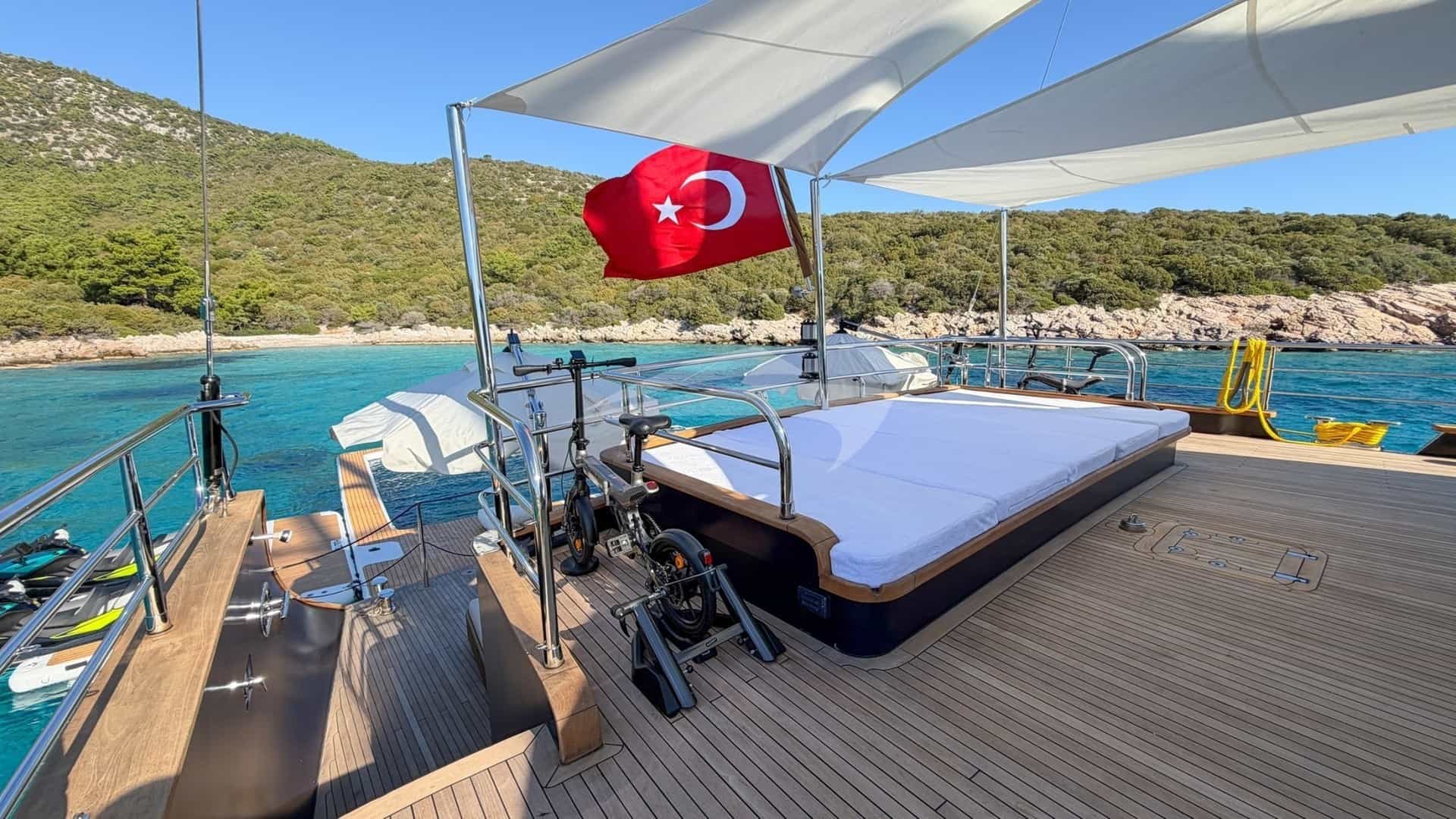 OGUZ KHAN in Caribbean — view 4