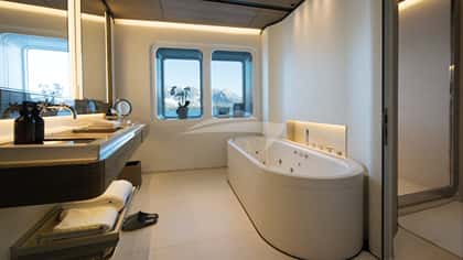 CLOUDBREAK 75m motor yacht charter, photo 11