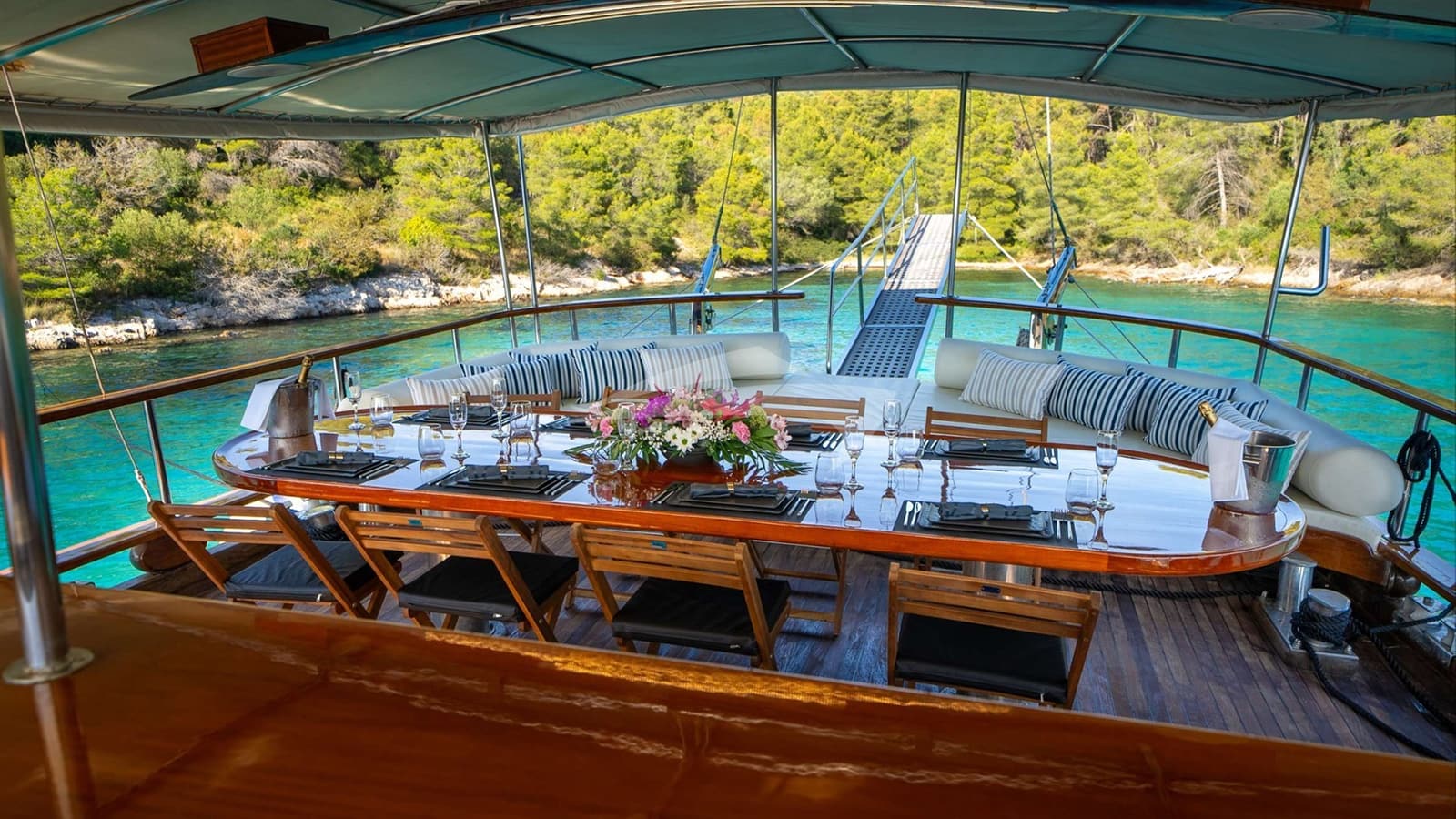 ALLURE, Aufnahme aus dem Yachtportfolio 13