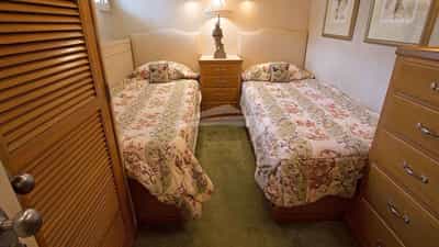 Twin Cabin
