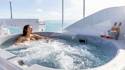 Deck Jacuzzi