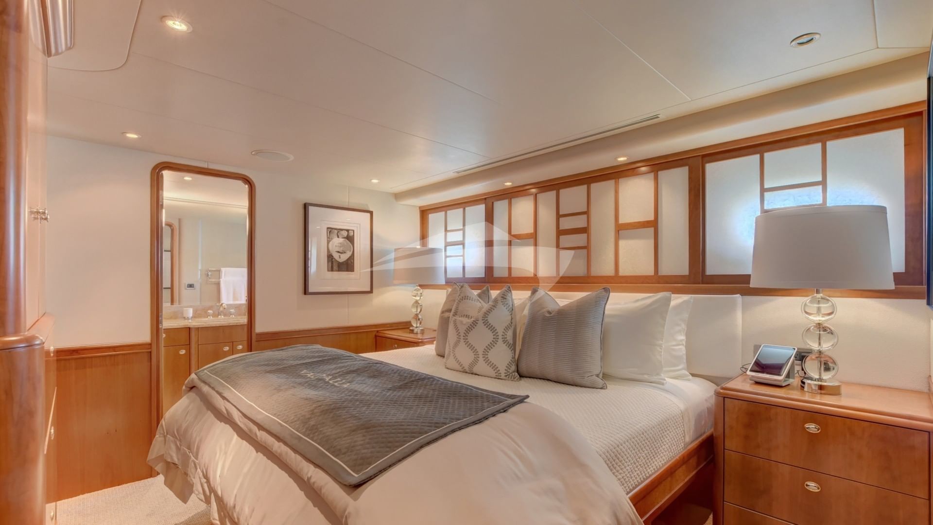 King guest stateroom
