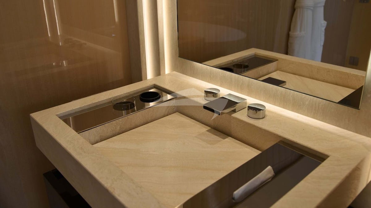 Master cabin en suite Master cabin en suite