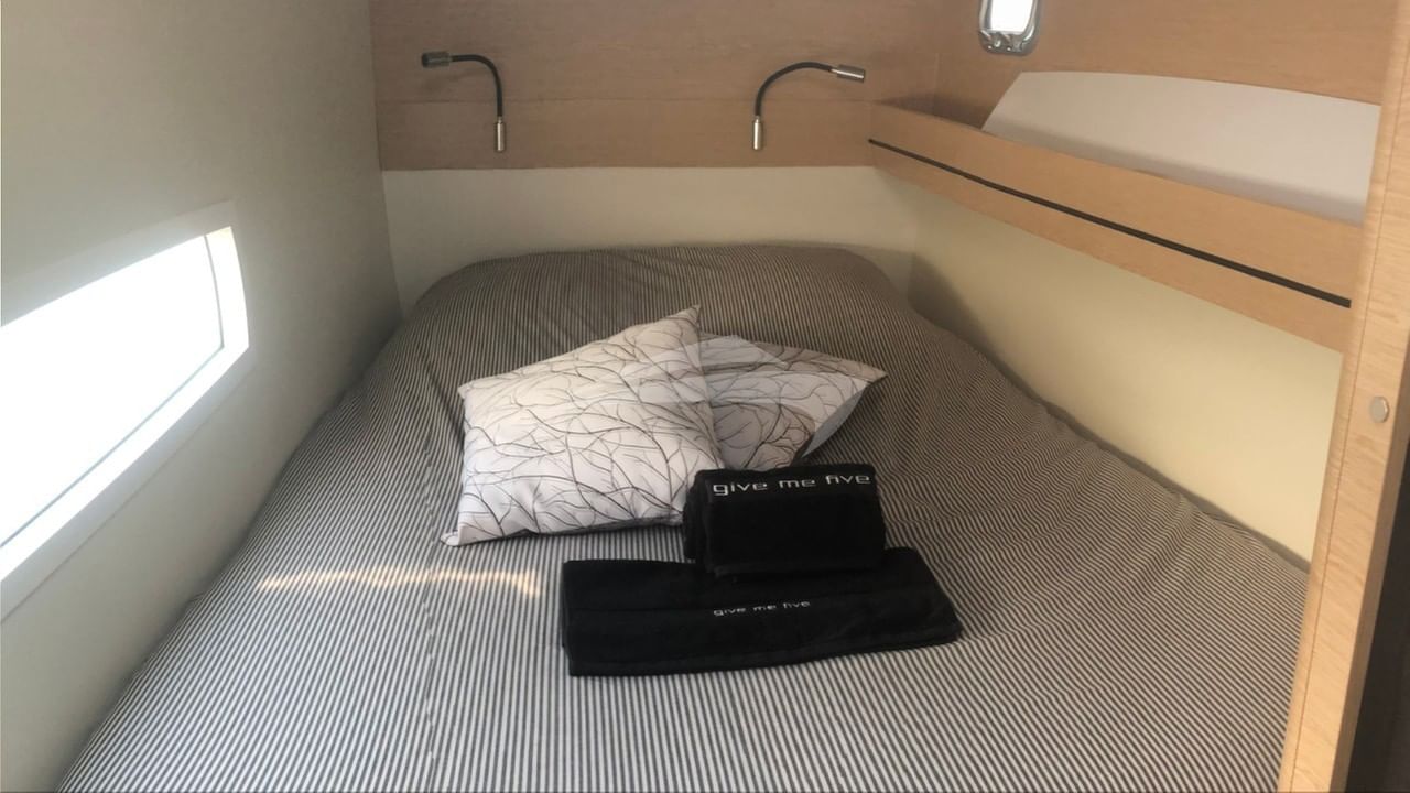 charter_racing_catamaran_outremer_5x_give_me_five_007