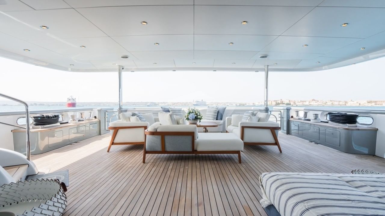 Main deck aft