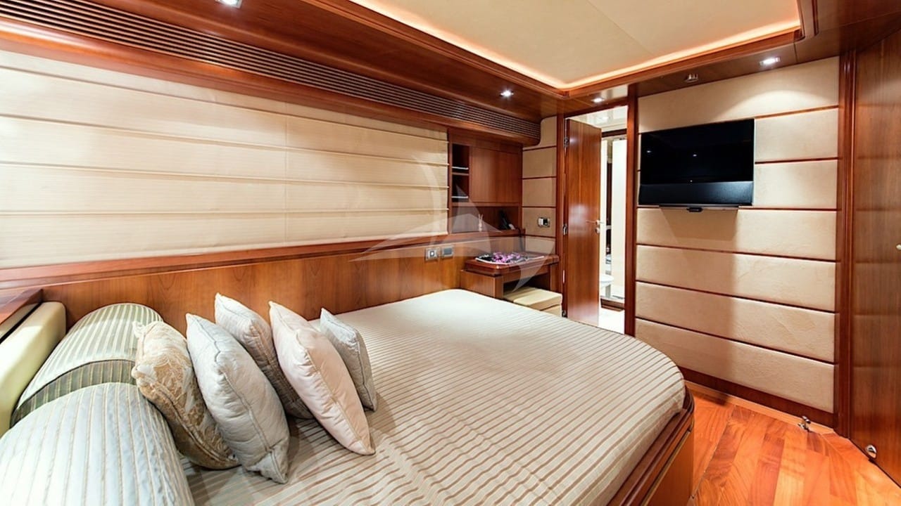 Double Cabin with TV