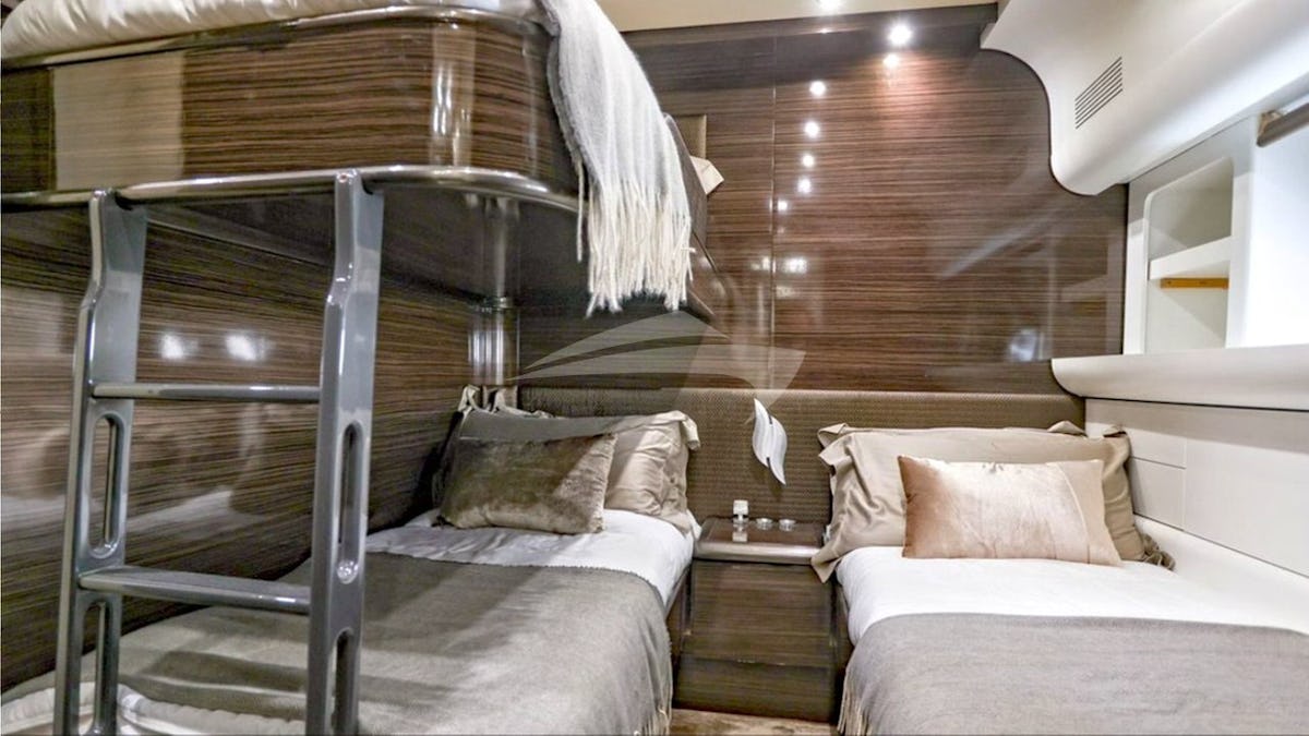 Twin Cabin with Pullman Twin Cabin with Pullman