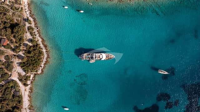 KARIZMA yacht charter photo 5