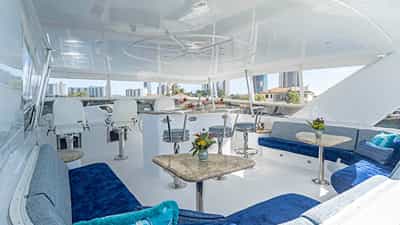 Flybridge seating