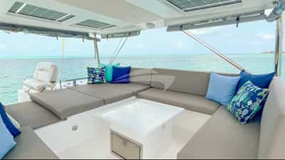 Flybridge seating