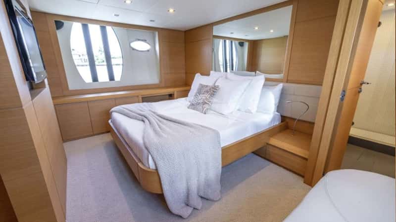 WIND 20m motor yacht charter, photo 6