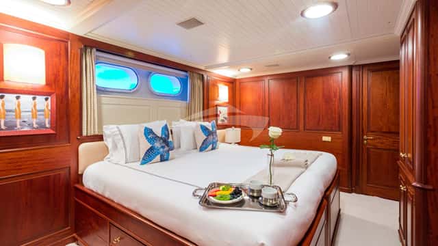 LADY J yacht charter photo 5