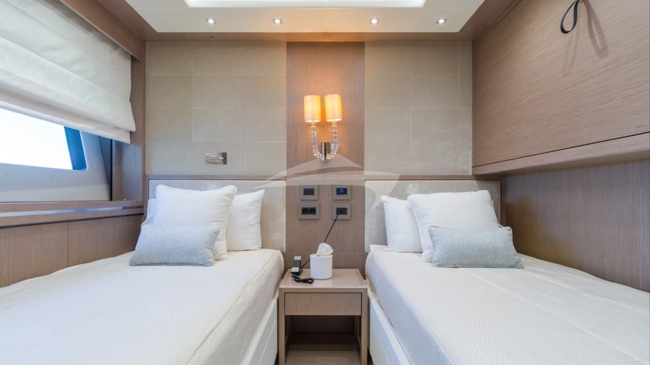 Guest twin stateroom with pullman