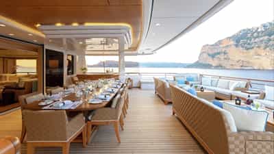 Deck DIning
