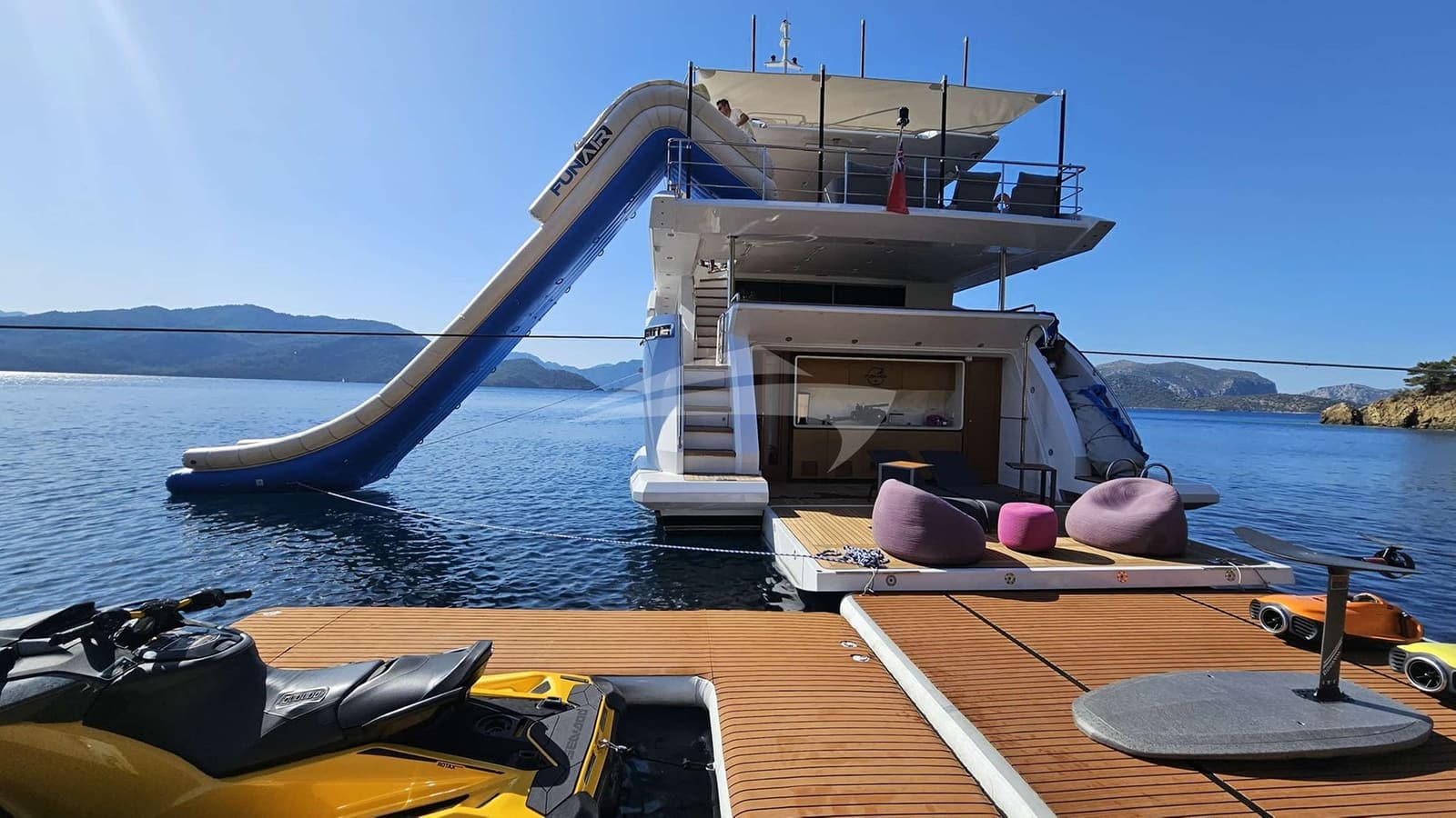 PURA VIDA, photo from the yacht portfolio 10