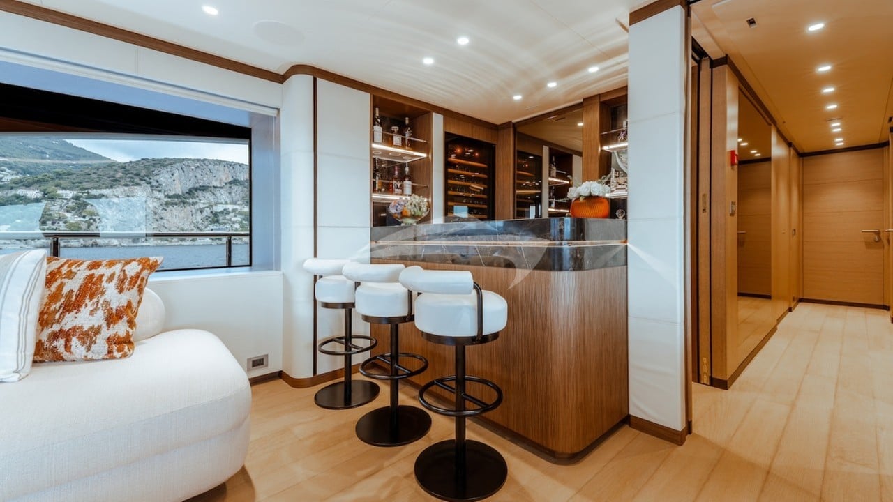 Skylounge bar
