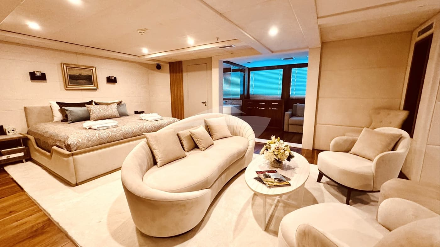QUEEN MARE, photo from the yacht portfolio