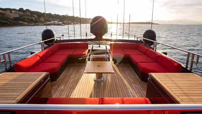 Aft Deck Seating