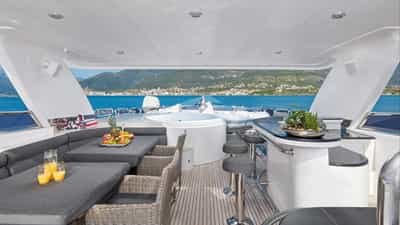 Sundeck dining