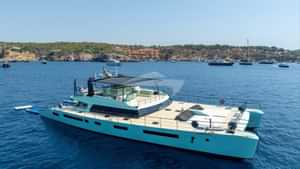 flybridge-catamarano-lusso-05