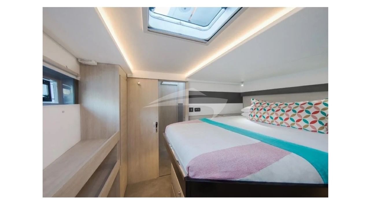 Starboard forward guest queen suite