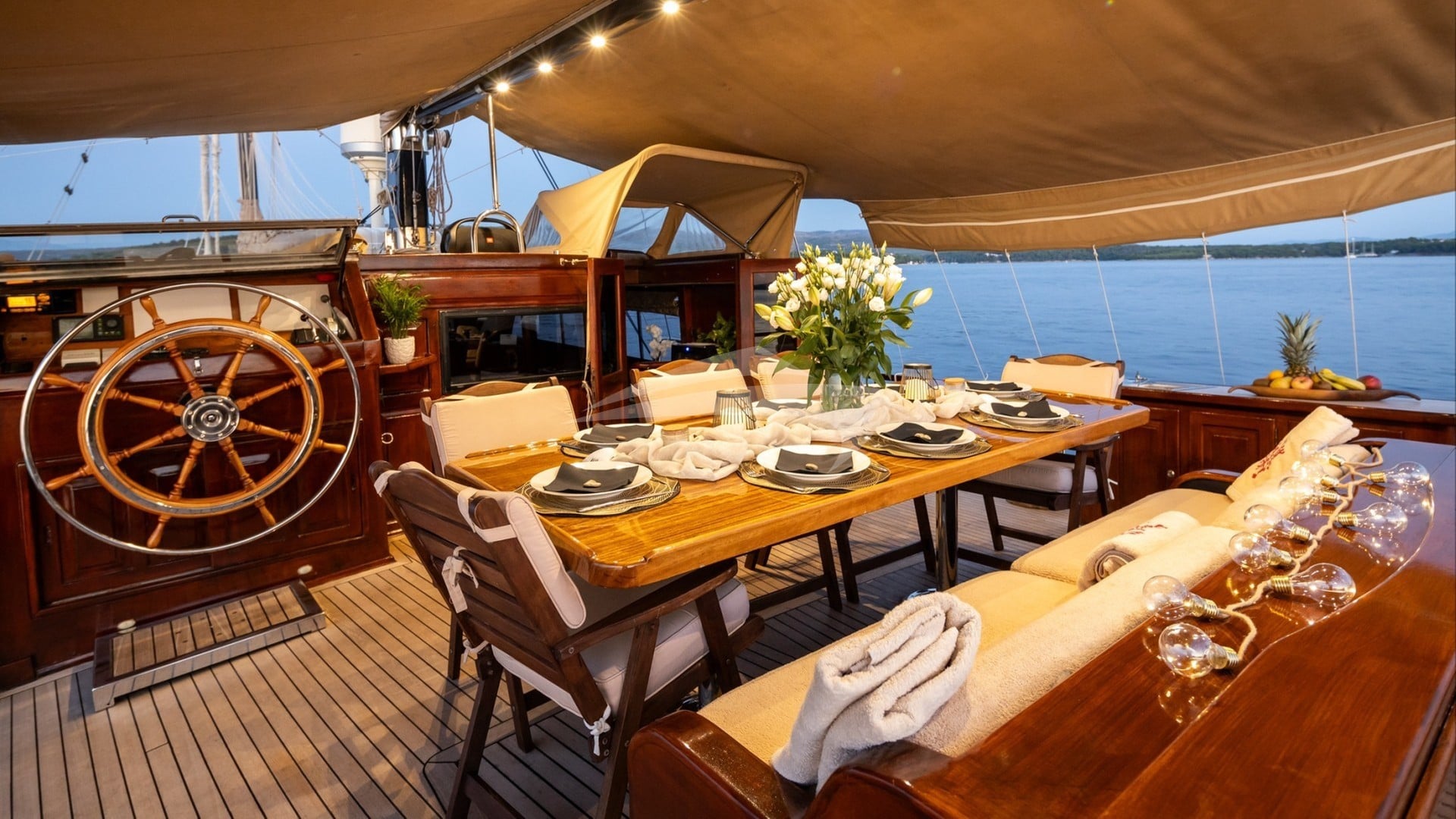Deck Dining