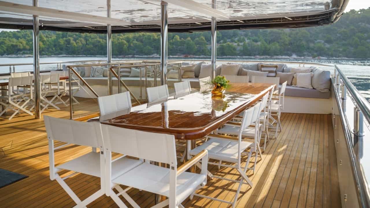 Upper deck aft