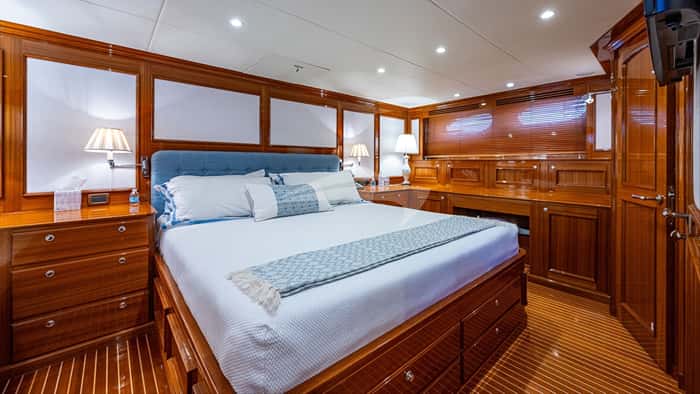 MAGIC TUTCH 27m motor yacht charter, photo 5