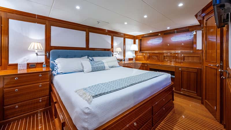 MAGIC TUTCH 27m motor yacht charter, photo 5